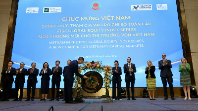 Gong-striking ceremony marking the milestone of Vietnam’s stock market transitioning from "Frontier" to "Secondary Emerging" market status