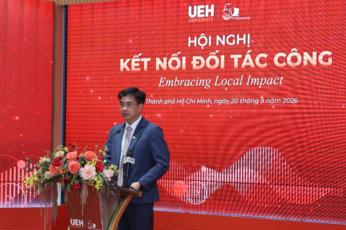 PGS. TS Bùi Quang Hùng,Giám đốc Đại học Kinh tế TP. Hồ Chí Minh phát biểu tại hội nghị - Ảnh: UEH.