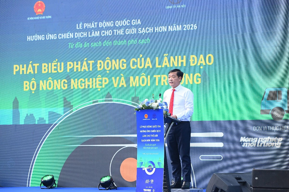 Thứ trưởng Lê Trọng Yên: "Đằng sau mỗi phần thực phẩm bị bỏ đi là sự lãng phí về đất đai, nguồn nước, năng lượng và nhân lực". Ảnh: Ban tổ chức.