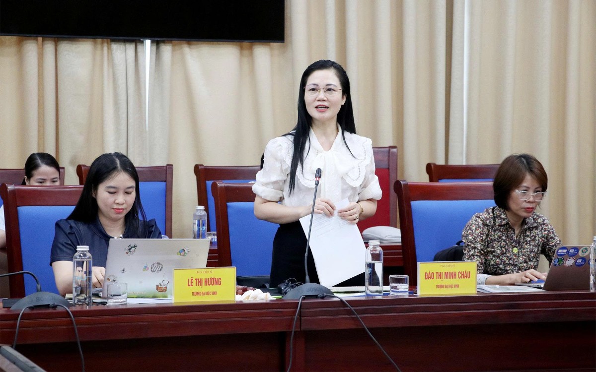 PGS.TS Đào Thị Minh Châu, Trường Đại học Vinh, phát biểu. Ảnh: Phan Quỳnh