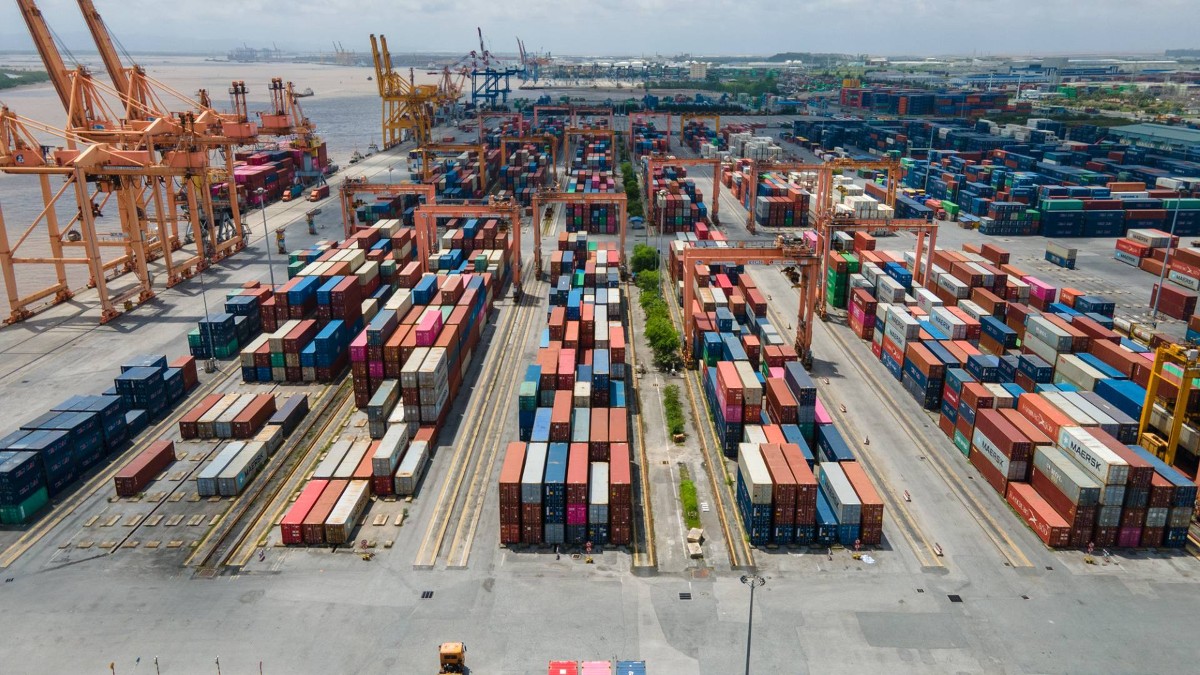 Quy định mới sẽ nhằm tăng tính chủ động, rút ngắn thời gian xử lý và nâng cao hiệu quả thực hiện nghĩa vụ của mạng lưới hàng rào kỹ thuật trong thương mại... Ảnh: Việt Tuấn.