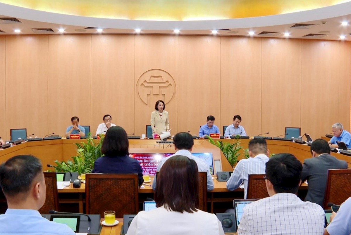 Phó Chủ tịch UBND TP. Hà Nội Vũ Thu Hà đã chủ trì cuộc họp với các hiệp hội, doanh nghiệp và đơn vị du lịch. Ảnh: Thành ủy Hà Nội