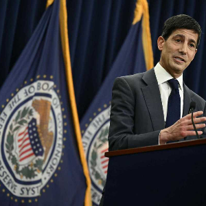 Chủ tịch Fed Kevin Warsh trong một cuộc họp báo vào tháng 6/2026 - Ảnh: China Daily.
