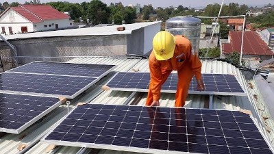 Vietnam urges faster rollout of self-consumption solar rooftop power