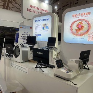 Bộ Y tế đề xuất kiểm soát giá từ gốc bằng giải pháp thiết lập cơ chế chia sẻ dữ liệu nội bộ giữa cơ quan hải quan, thuế, y tế... Ảnh: Thu Hằng.