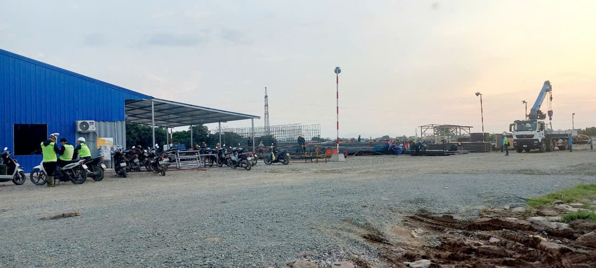 Nhiều dự án hạ tầng đang thi công kéo theo nhu cầu nhân lực trong lĩnh vực xây dựng tăng cao. Ảnh minh họa: Thu Hằng.