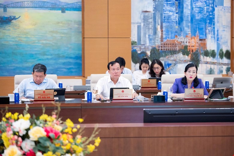Các thành viên Ủy ban Thường vụ Quốc hội tham dự phiên họp. Ảnh: Cổng thông tin điện tử Quốc hội.