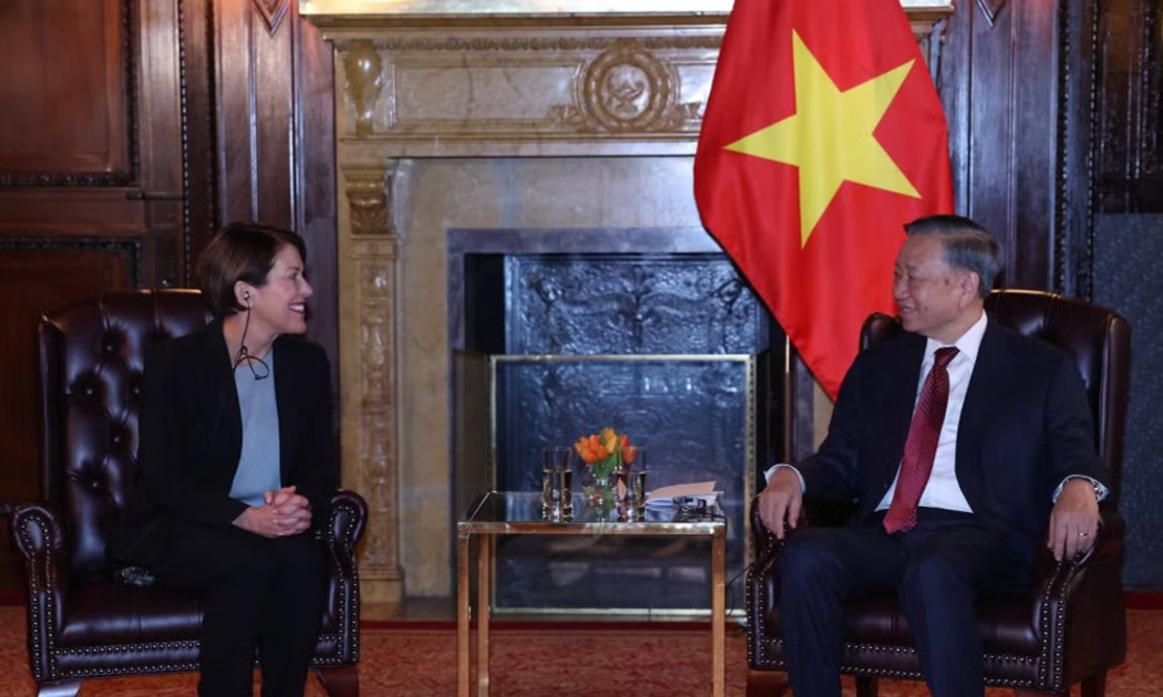 Tổng Bí thư, Chủ tịch nước Tô Lâm tiếp bà Sarah Anne Soule, Hiệu trưởng Trường kinh doanh Stanford, thuộc Đại học Stanford - Ảnh: TTXVN