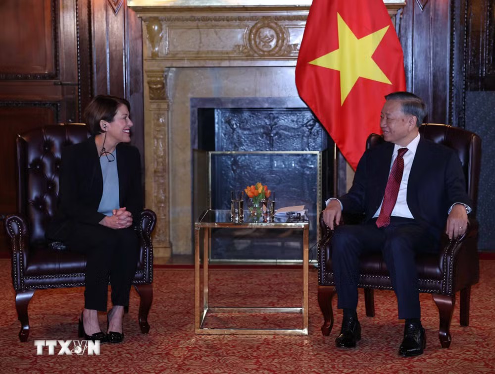 Tổng Bí thư, Chủ tịch nước Tô Lâm tiếp bà Sarah Anne Soule, Hiệu trưởng Trường kinh doanh Stanford, thuộc Đại học Stanford - Ảnh: TTXVN