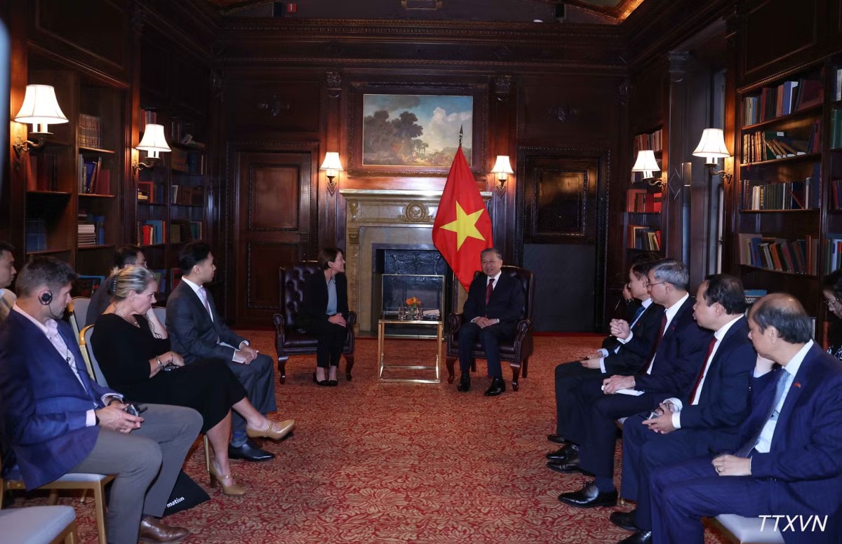 Tổng Bí thư, Chủ tịch nước Tô Lâm tiếp Giáo sư Sarah Anne Soule, Hiệu trưởng Trường Kinh doanh Stanford, thuộc Đại học Stanford (Hoa Kỳ). Ảnh: Thống Nhất/TTXVN