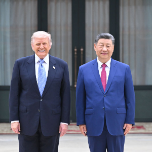Tổng thống Mỹ Donald Trump (trái) và Chủ tịch Trung Quốc Tập Cận Bình trong chuyến thăm Trung Quốc của ông Trump vào tháng 5/2026 - Ảnh: Xinhua.