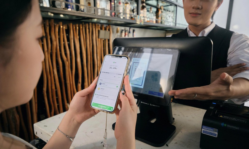 Thanh toán QR xuyên biên giới được kỳ vọng tạo trải nghiệm thanh toán liền mạch, góp phần kích thích chi tiêu và chuyển dòng khách quốc tế thành sức mua thực tế tại các điểm đến (Ảnh: PL).