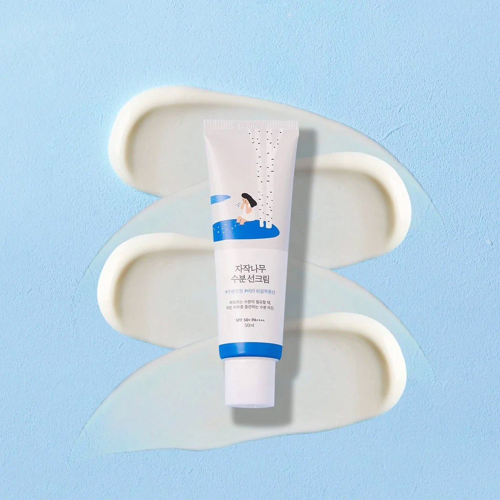 Sản phẩm khuyên dùng: Round Lab Birch Juice Moisturizing Sunscreen. Ảnh: Roundlab