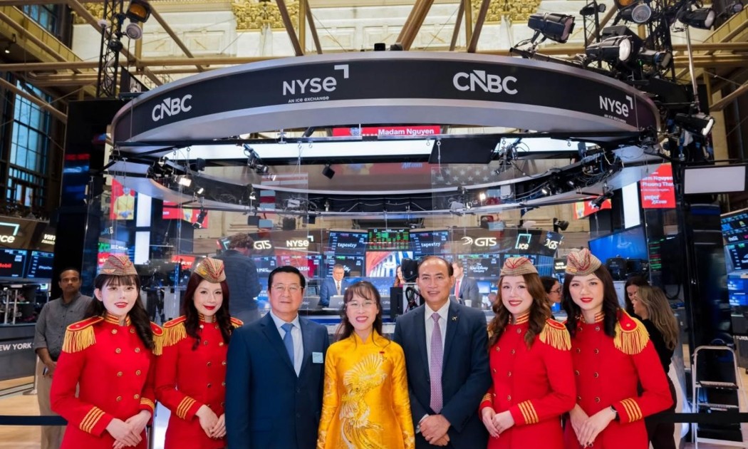 Chủ tịch Sovico, Vietjet Nguyễn Thị Phương Thảo thăm NYSE và dự lễ rung chuông của Ngoại trưởng Mỹ Marco Rubio sáng 21/9. (Hình ảnh do NYSE Group cung cấp).