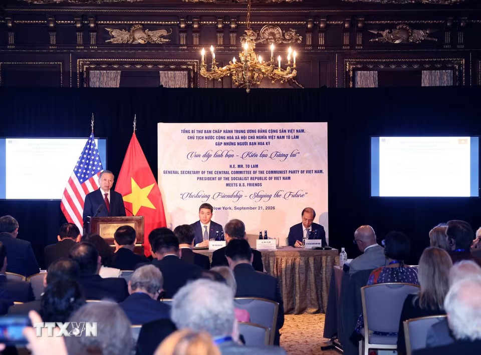 Tại thành phố New York, Tổng Bí thư, Chủ tịch nước Tô Lâm cùng Đoàn đại biểu cấp cao Việt Nam đã gặp những người bạn Hoa Kỳ. Ảnh: TTXVN