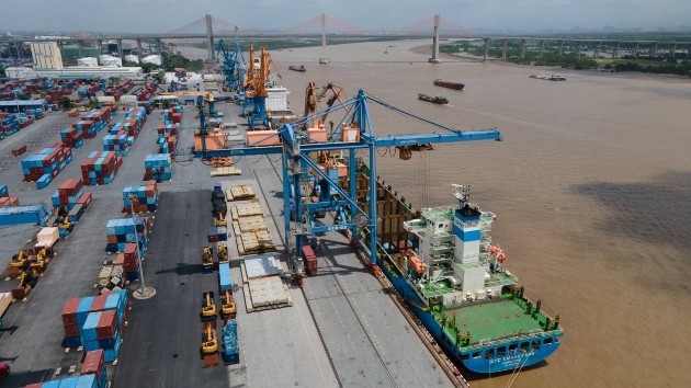 Imports jump sharply as trade deficit hits $2.8 bln in early September
