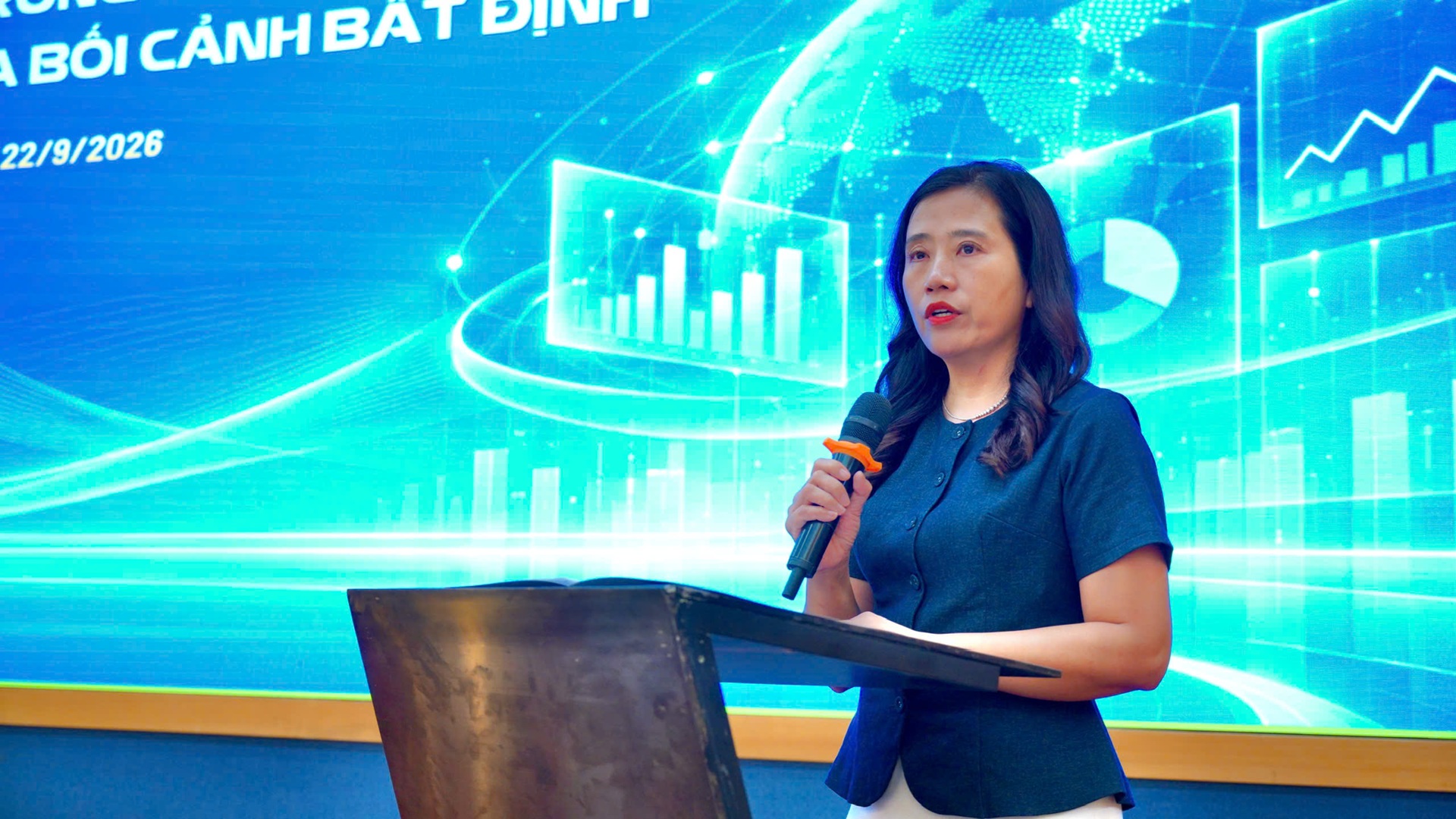 GS.TS Trần Thị Thanh Tú, Trưởng ban Khoa học và Đổi mới sáng tạo, Giám đốc Quỹ Phát triển Khoa học và Công nghệ, Đại học Quốc gia Hà Nội.