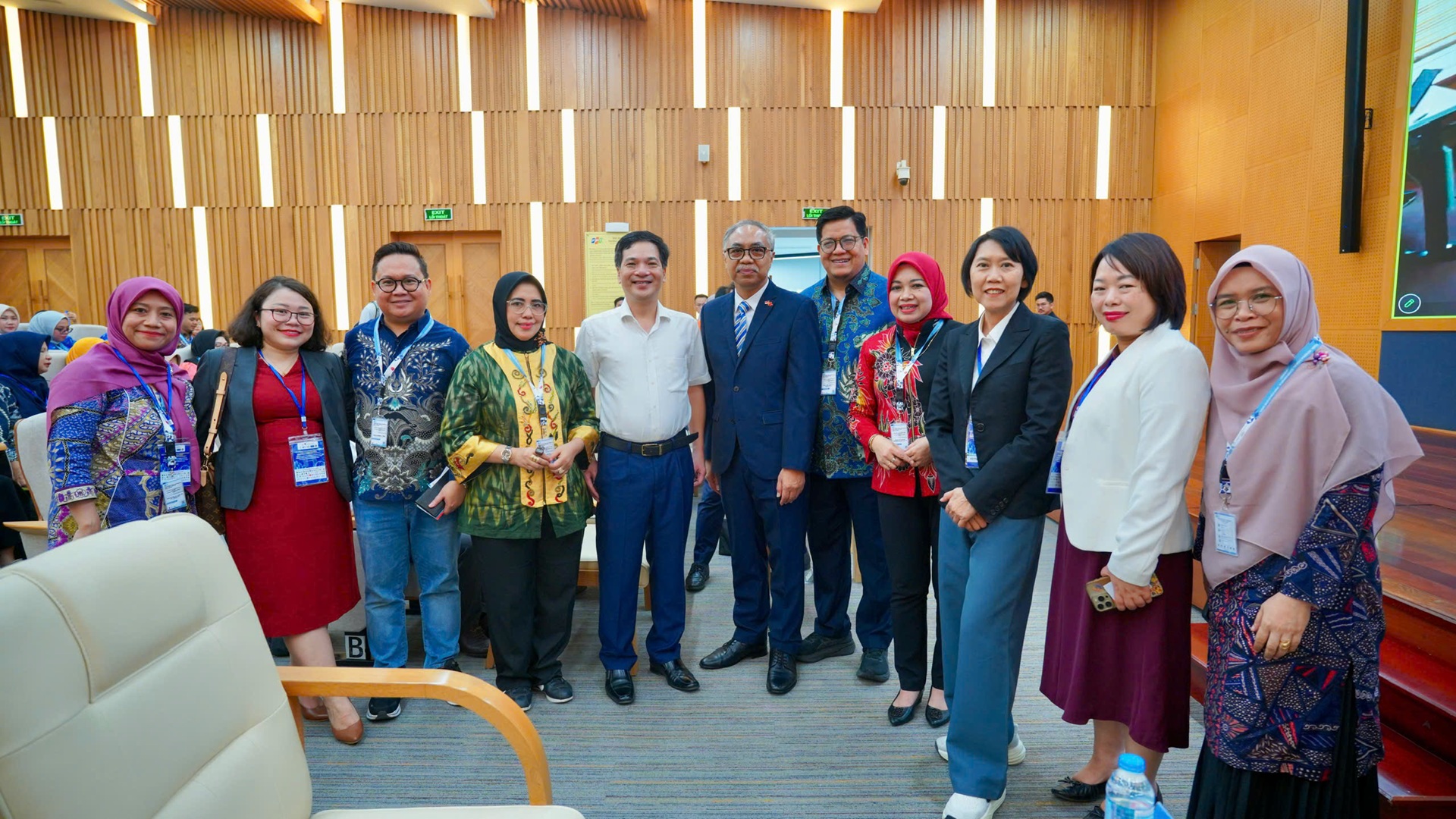 Sandbox 2026 có sự tham dự của đại diện cơ quan ngoại giao, cơ quan quản lý, trường đại học, tổ chức nghề nghiệp, doanh nghiệp và giới nghiên cứu trong nước và quốc tế, các đại biểu đến từ Việt Nam, Indonesia, Thái Lan và một số quốc gia trong khu vực, đại diện các đơn vị Rangsit University, FAME và Politeknik Negeri Malang