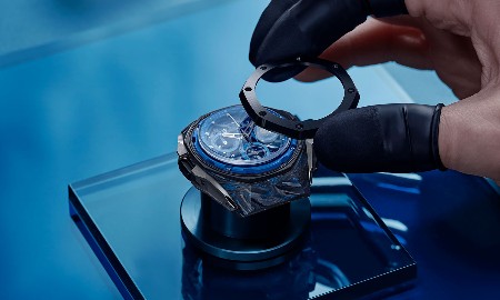 Đồng hồ xa xỉ dịch chuyển sang các chất liệu công nghệ cao