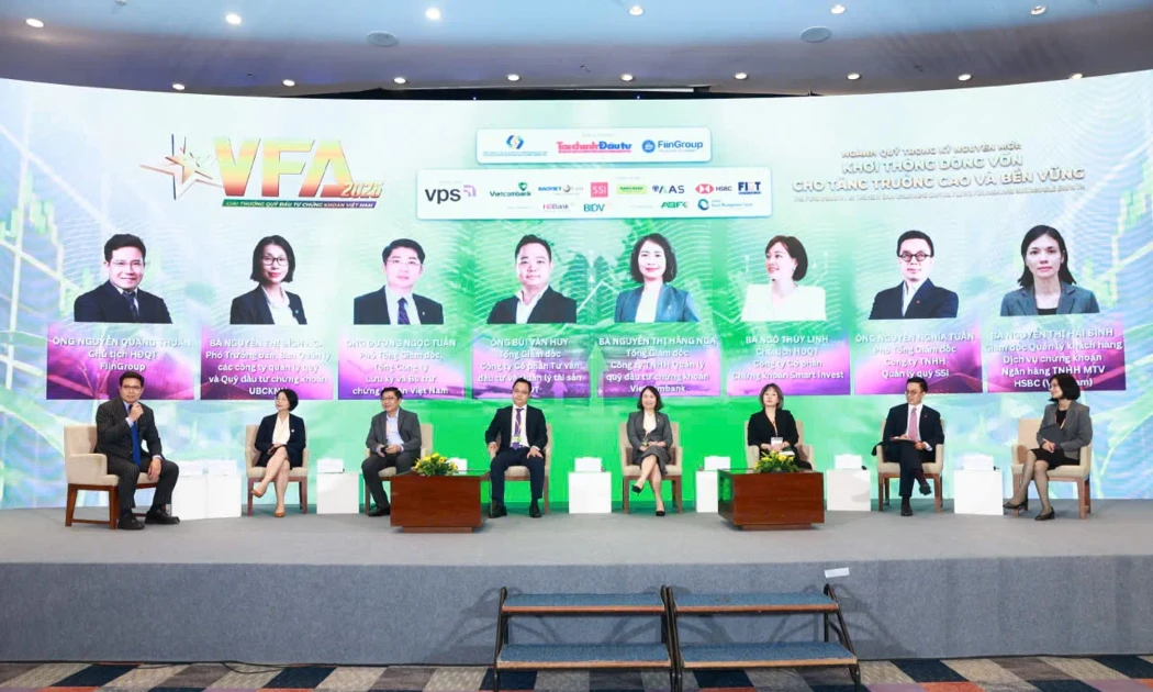 Các chuyên gia thảo luận tại Chương trình “Giải thưởng Quỹ đầu tư chứng khoán Việt Nam 2026” (VFA 2026) do Tổng công ty Lưu ký và Bù trừ Chứng khoán Việt Nam (VSDC), tổ chức mới đây. Ảnh: BTC.