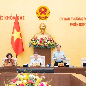 Phó Chủ tịch Quốc hội Nguyễn Khắc Định điều hành Phiên họp. Ảnh: Cổng thông tin điện tử Quốc hội.
