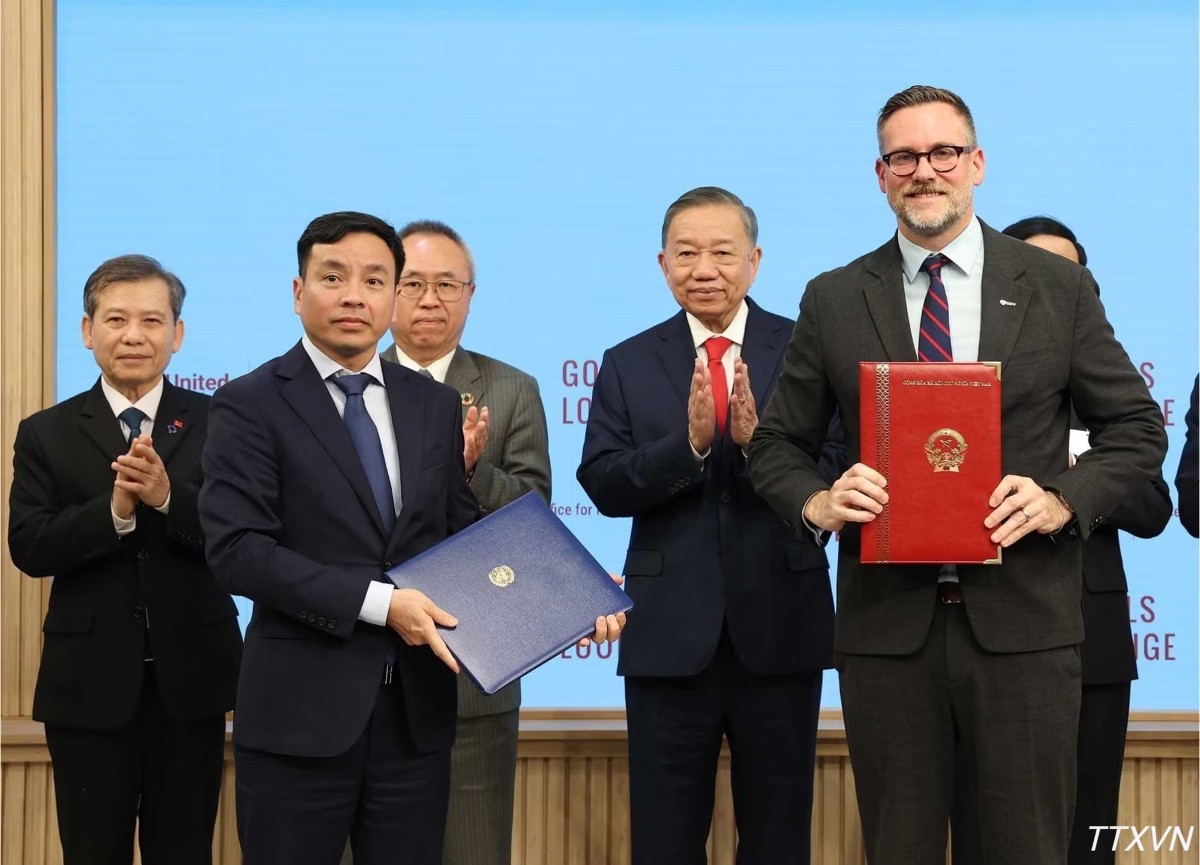 Tổng Bí thư, Chủ tịch nước Tô Lâm chứng kiến lễ trao văn kiện, thỏa thuận hợp tác với các cơ quan của Liên hợp quốc. Ảnh: Thống Nhất/TTXVN