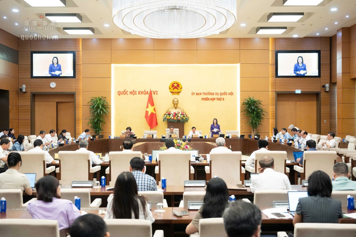 Ủy ban Thường vụ Quốc hội họp cho ý kiến về Dự án Luật sửa đổi, bổ sung một số điều của Luật An toàn, vệ sinh lao động. Ảnh: Cổng Thông tin điện tử Quốc hội.