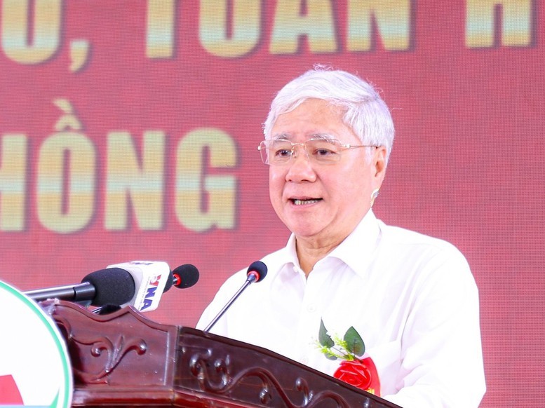 Ông Đỗ Văn Chiến, Phó Chủ tịch Thường trực Quốc hội, phát biểu tại lễ khởi công. Ảnh: Nguyễn Trần