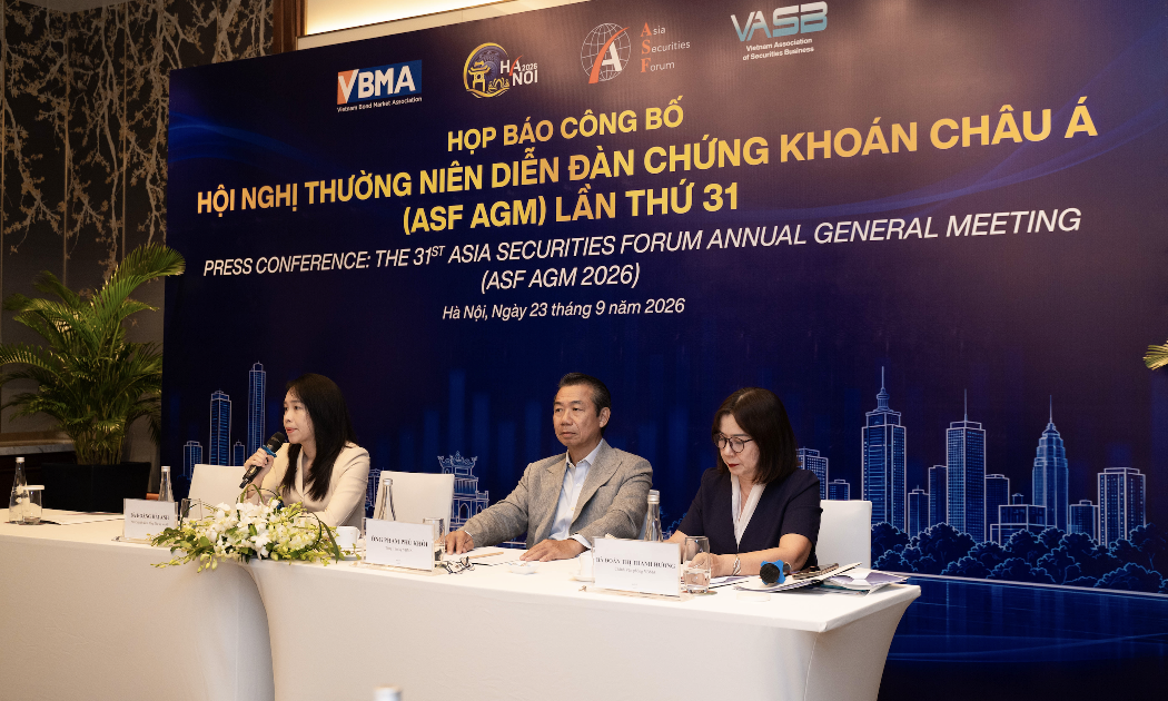 Đại diện VBMA và VASB tại họp báo công bố Hội nghị thường niên Diễn đàn Chứng khoán châu Á lần thứ 31 (ASF AGM 2026), ngày 23/9 tại Hà Nội. Đây là lần đầu tiên Việt Nam đăng cai sự kiện này. (Ảnh: PL)