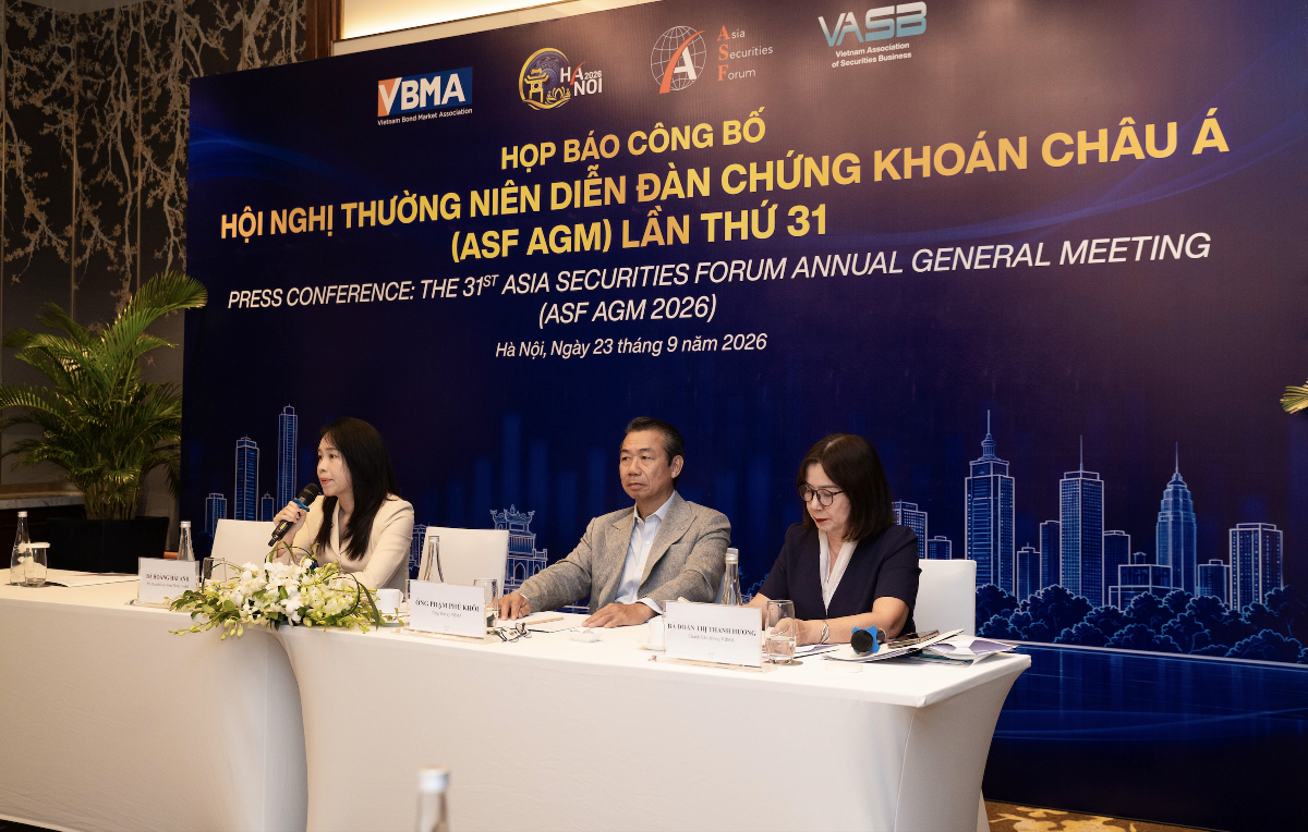 Đại diện VBMA và VASB tại họp báo công bố Hội nghị thường niên Diễn đàn Chứng khoán châu Á lần thứ 31 (ASF AGM 2026), ngày 23/9 tại Hà Nội. Đây là lần đầu tiên Việt Nam đăng cai sự kiện này. (Ảnh: PL)