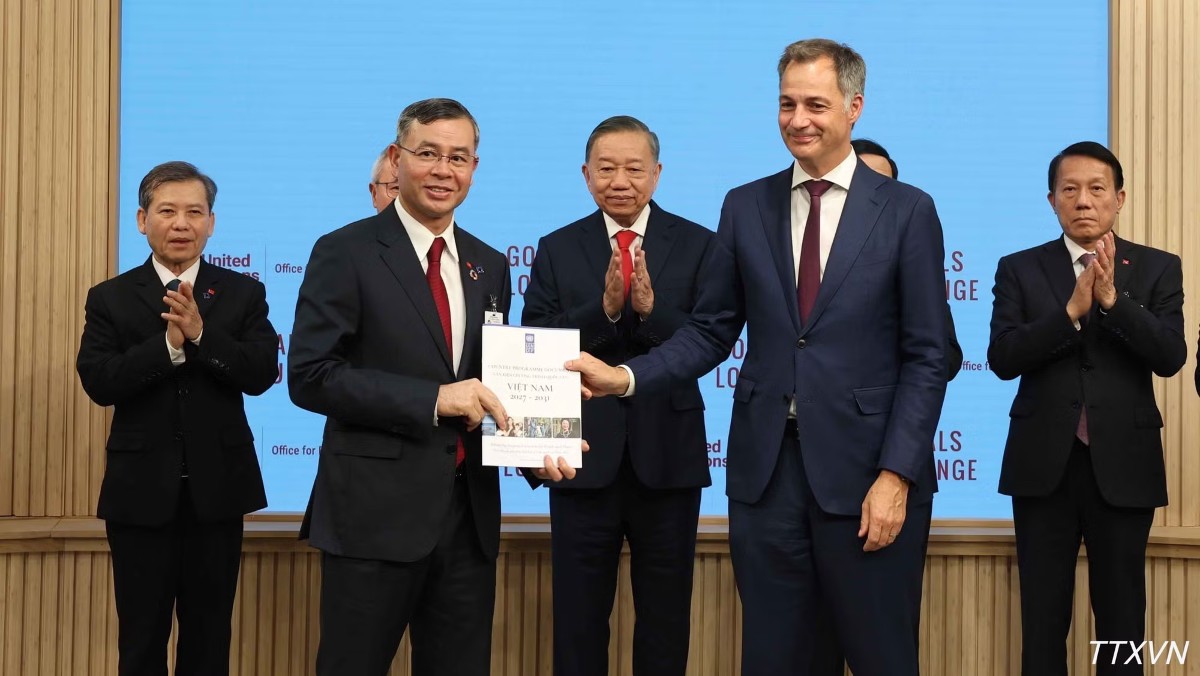 Tổng Bí thư, Chủ tịch nước Tô Lâm chứng kiến lễ trao văn kiện, thỏa thuận hợp tác của Việt Nam với các cơ quan của Liên hợp quốc. Ảnh: Thống Nhất/TTXVN