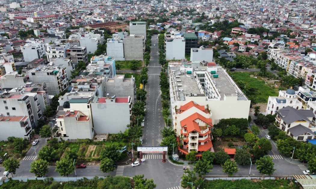 Tuyến đường trục chính khu đô thị ICC được đầu tư dở dang sẽ được tiếp tục đầu tư xây dựng thông ra đường Hồ Sen. Ảnh: ĐH.