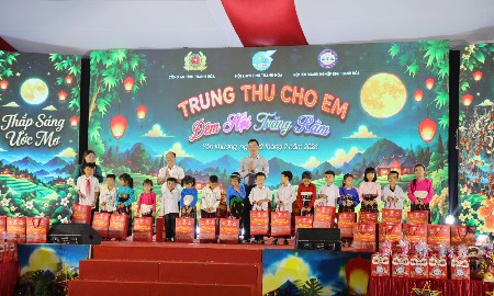 Đêm Trung thu đặc biệt nơi vùng biên Yên Khương
