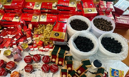 Các viên hoàn An Cung giả được các đối tượng giao bán trên mạng xã hội. Ảnh: Công an tỉnh Thanh Hóa