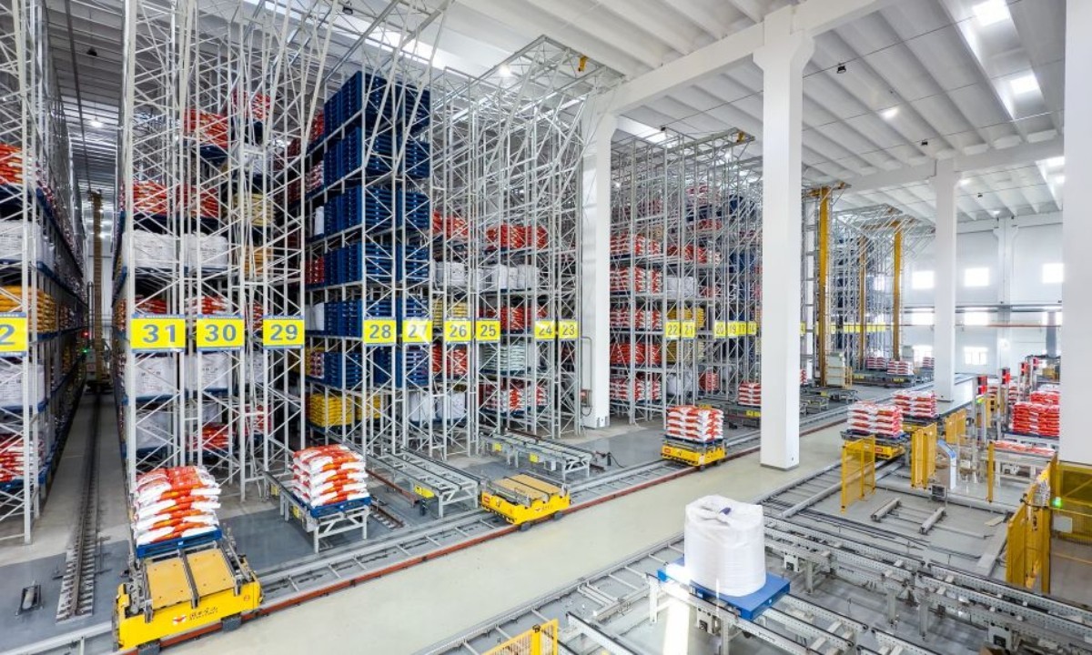 Một kho phân bón thông minh tại Công ty Hóa chất Phốt pho Hồ Bắc Yihua ở thành phố Nghi Xương, tỉnh Hồ Bắc, miền Trung Trung Quốc. Ảnh: Xinhua