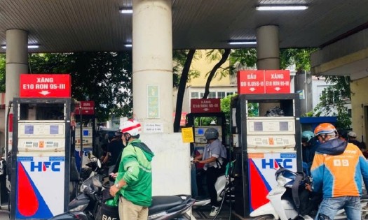 Giá các mặt hàng xăng dầu đồng loạt tăng mạnh từ chiều 24/9/2026. Ảnh: Huyền Vy.