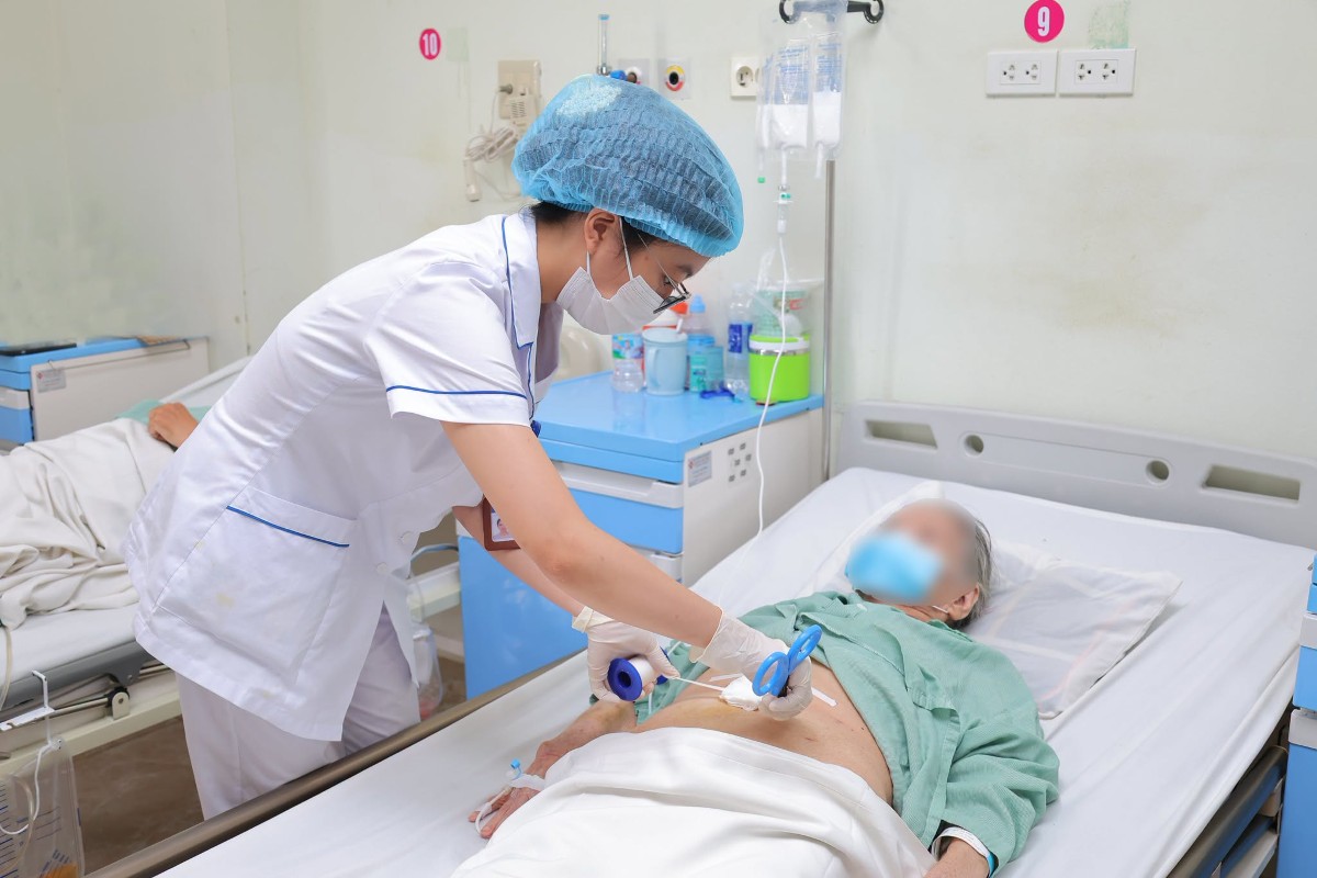 Tắc ruột do sỏi mật là một biến chứng hiếm gặp. Đây là một cấp cứu ngoại khoa nguy hiểm và đặc biệt dễ xảy ra ở những bệnh nhân trên 65 tuổi. Ảnh: Bệnh viện E