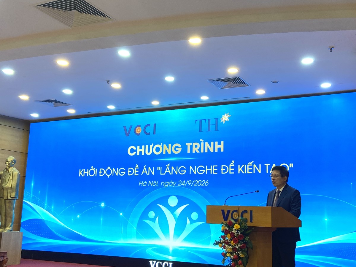 Ông Hồ Sỹ Hùng, Chủ tịch VCCI phát biểu tại lễ khởi động. Ảnh: Song Hà.
