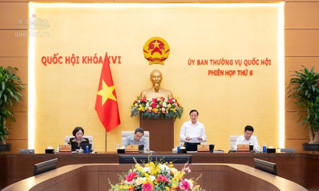 Phó Chủ tịch Quốc hội Nguyễn Khắc Định điều hành phiên họp. Ảnh: Cổng thông tin điện tử Quốc hội.