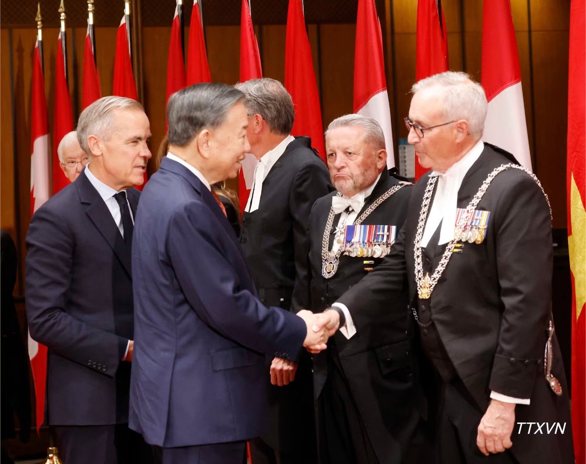 Tổng Bí thư, Chủ tịch nước Tô Lâm với các đại biểu Canada. Ảnh: Thống Nhất/TTXVN