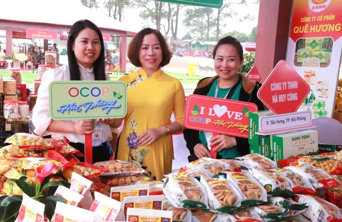 Không gian trưng bày sản phẩm OCOP. Ảnh: Ban tổ chức.