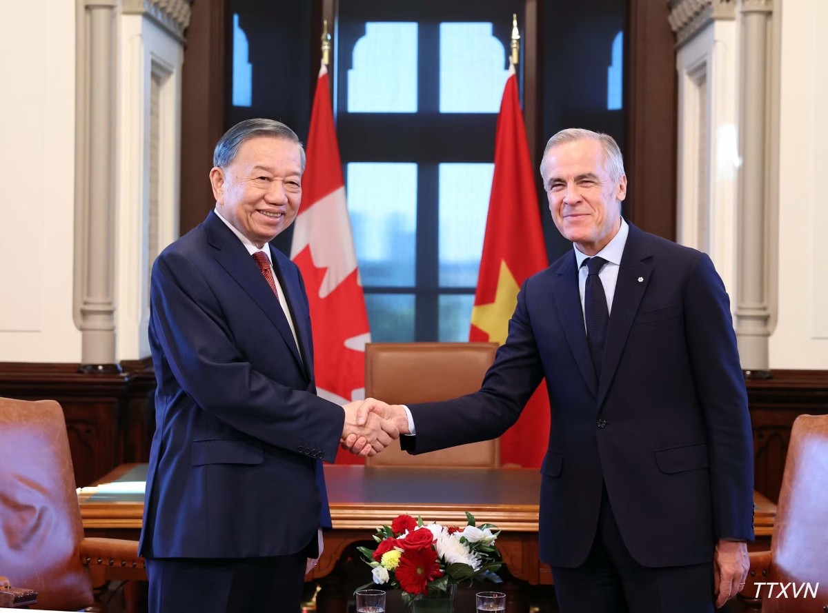 Tổng Bí thư, Chủ tịch nước Tô Lâm gặp hẹp Thủ tướng Canada Mark Carney. Ảnh: Thống Nhất/TTXVN