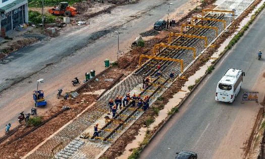 Công trường thi công tuyến đường sắt nhẹ LRT tại Phú Quốc. Ảnh: Sun Group.