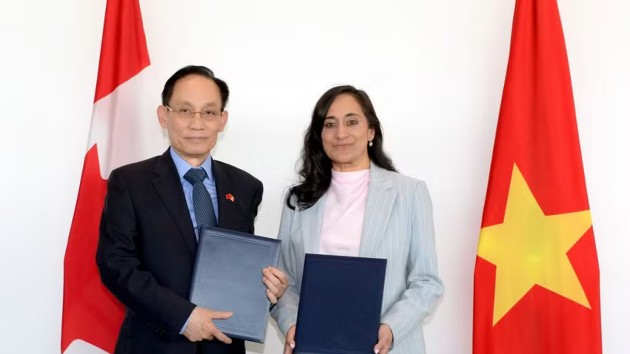 Vietnam, Canada adopt Action Plan to implement Strategic Partnership