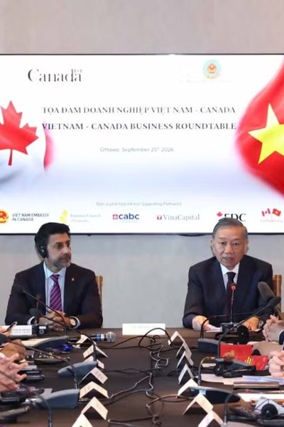 Top Vietnamese leader attends Vietnam-Canada business roundtable
