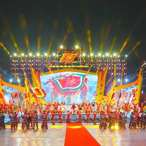 Chương trình nghệ thuật “Vạn Kiếp - Hào khí ngàn năm” nhằm tái hiện lịch sử, văn hóa và tâm linh vùng đất Côn Sơn - Kiếp Bạc. Ảnh: CTTĐT Hải Phòng.