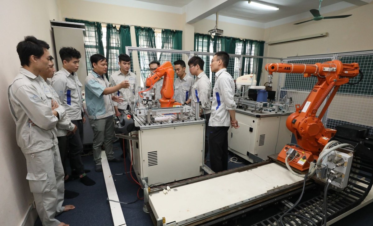Thông tư cũng thiết lập cơ chế rà soát, cập nhật để kịp thời bổ sung những lĩnh vực đào tạo mới. Ảnh: Bộ Giáo dục và Đào tạo.