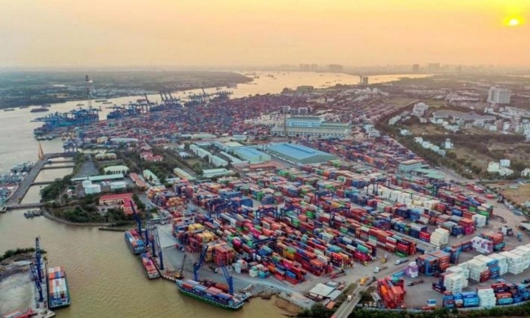 Năm 2024, khu vực cảng TP. Hồ Chí Minh và Cát Lái xử lý 16 triệu TEU, xếp thứ hai Đông Nam Á, chỉ sau Singapore. Ảnh minh họa.