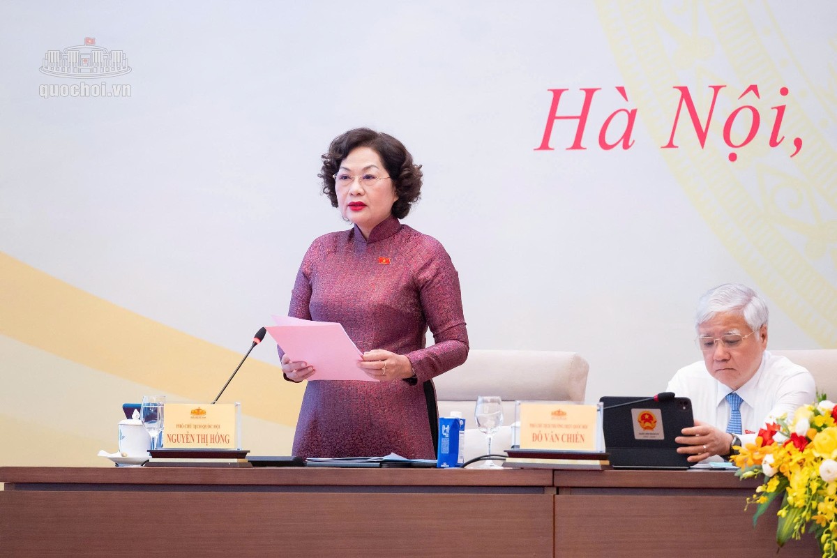 Phó Chủ tịch Quốc hội Nguyễn Thị Hồng điều hành nội dung phiên thảo luận. Ảnh: Cổng thông tin điện tử Quốc hội.