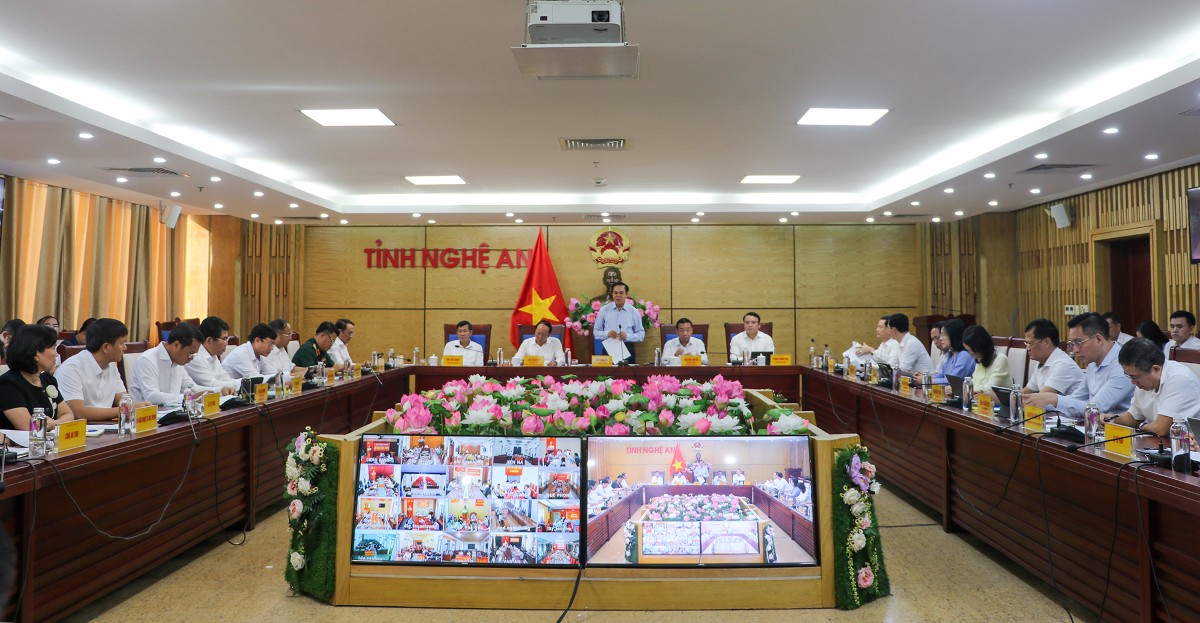 Quang cảnh phiên họp UBND tỉnh Nghệ An tháng 9/2026. Ảnh: PT